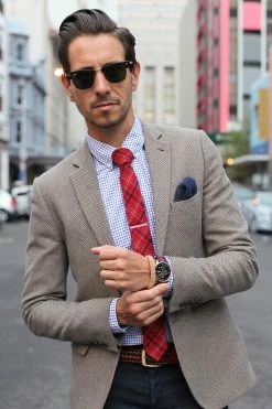 Warren Asher Short Metallic Red Tie Bar -Cheap TIE CLIPS Store medium shot 2sm 2