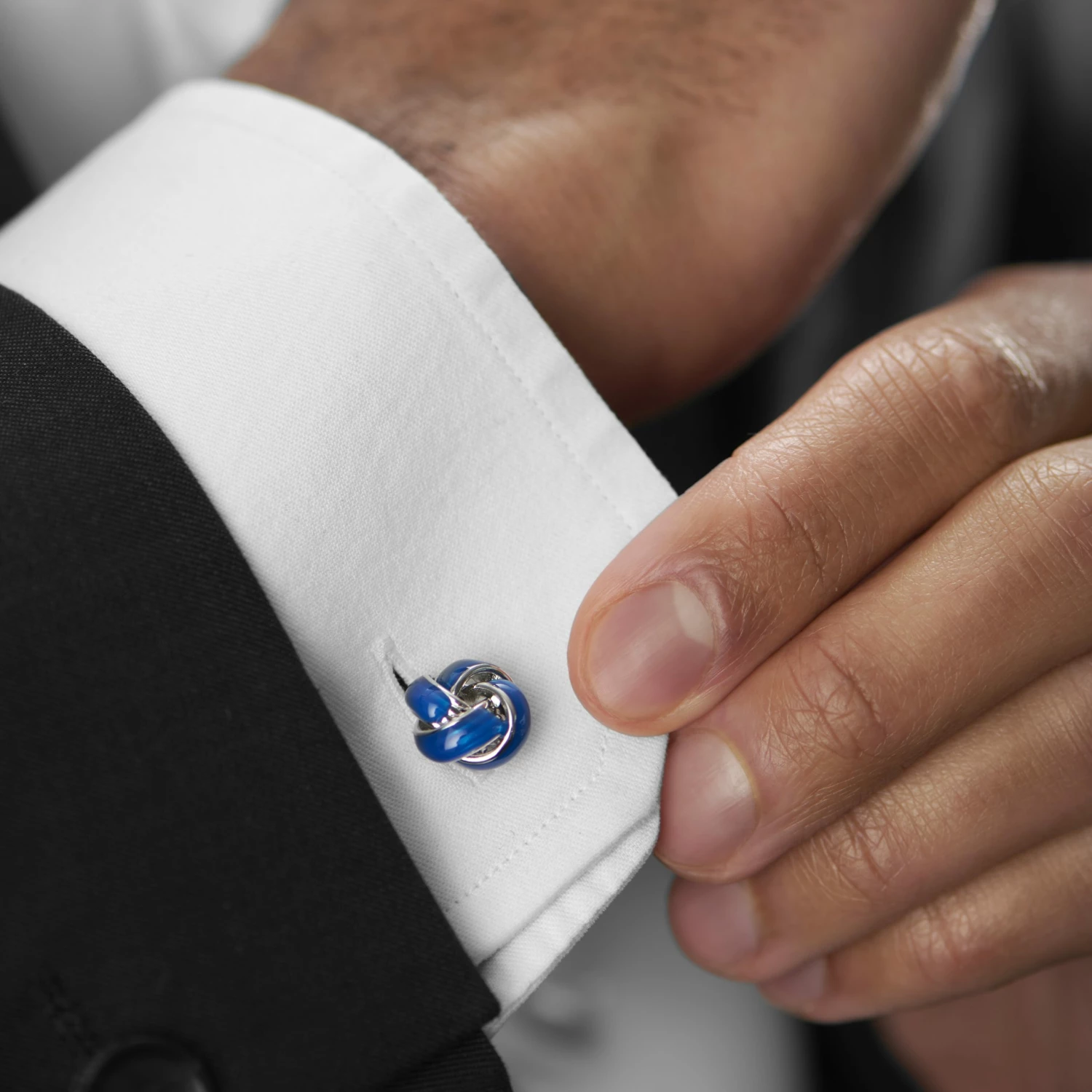 Warren Asher Silver-Tone & Cobalt Blue Twisted Cufflinks 2 Warren Asher Silver-Tone & Cobalt Blue Twisted Cufflinks - Image 2