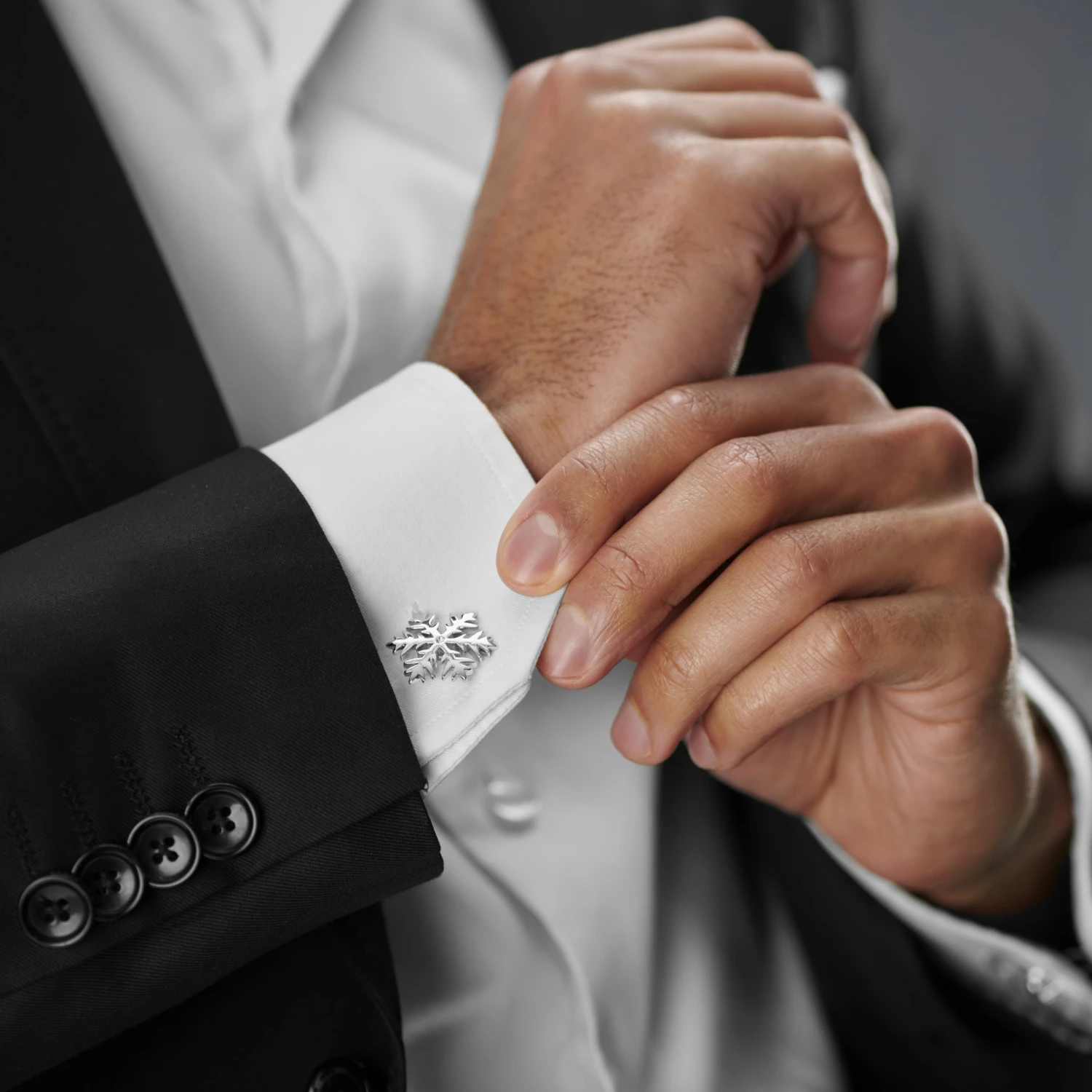 Warren Asher Silver-Tone Snowflake Stainless Steel Cufflinks 4 Warren Asher Silver-Tone Snowflake Stainless Steel Cufflinks - Image 4