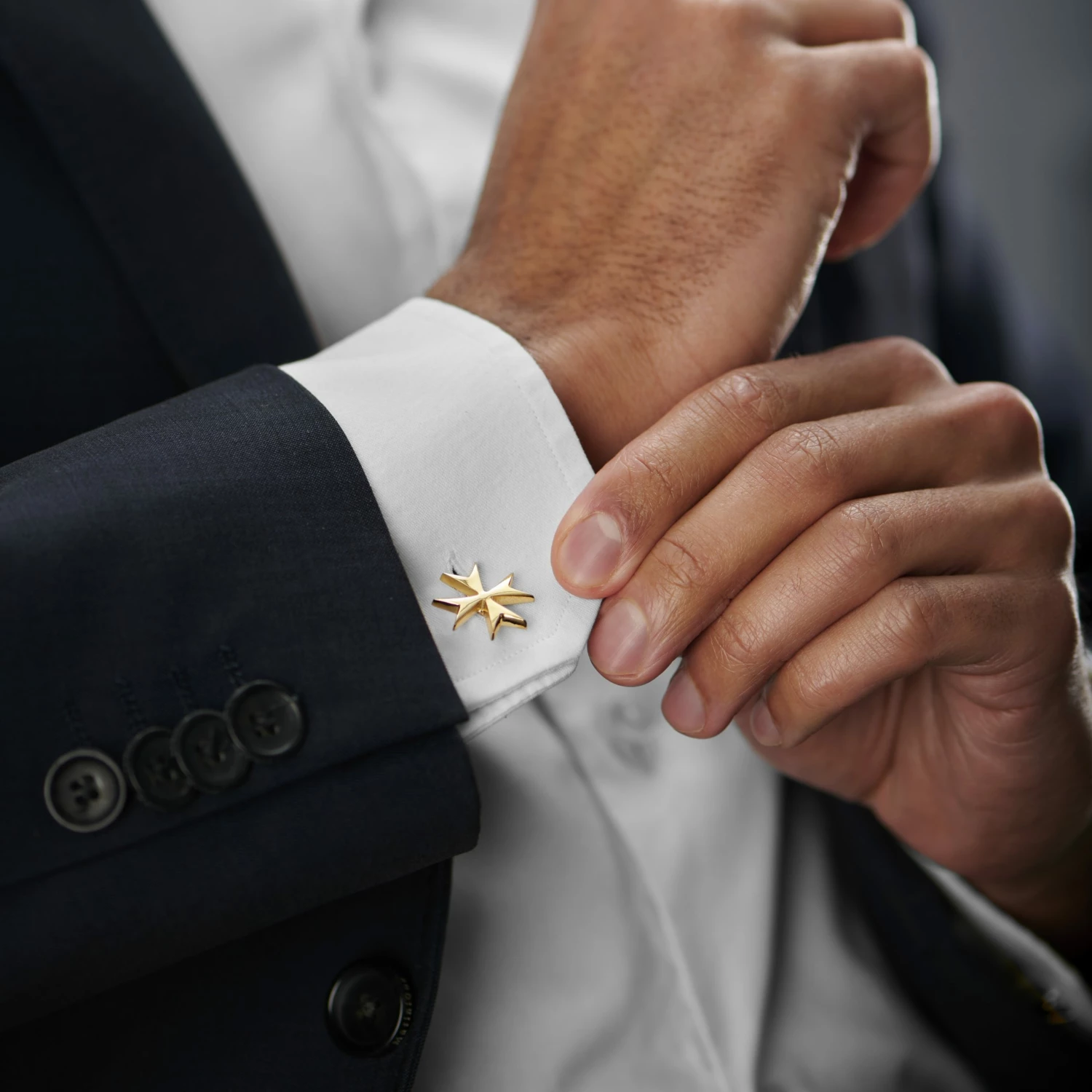 Warren Asher Gold-Tone Star Cufflinks 5 Warren Asher Gold-Tone Star Cufflinks - Image 5